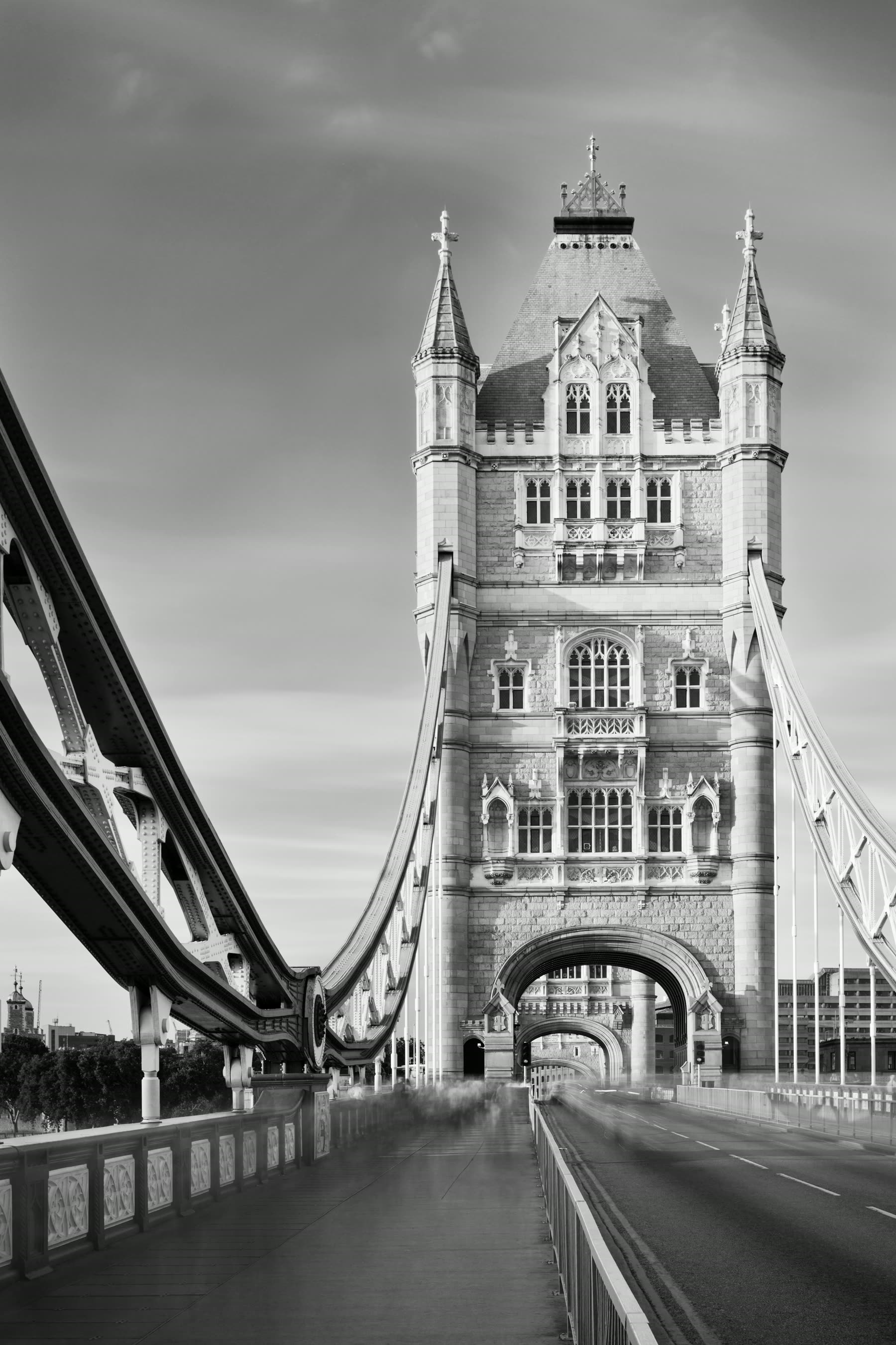 Black and white photo of Tower Bridge in London